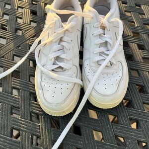 NIKE AIR FORCE 1 SNEAKERS/ size 6.5 / good used condition / Classic